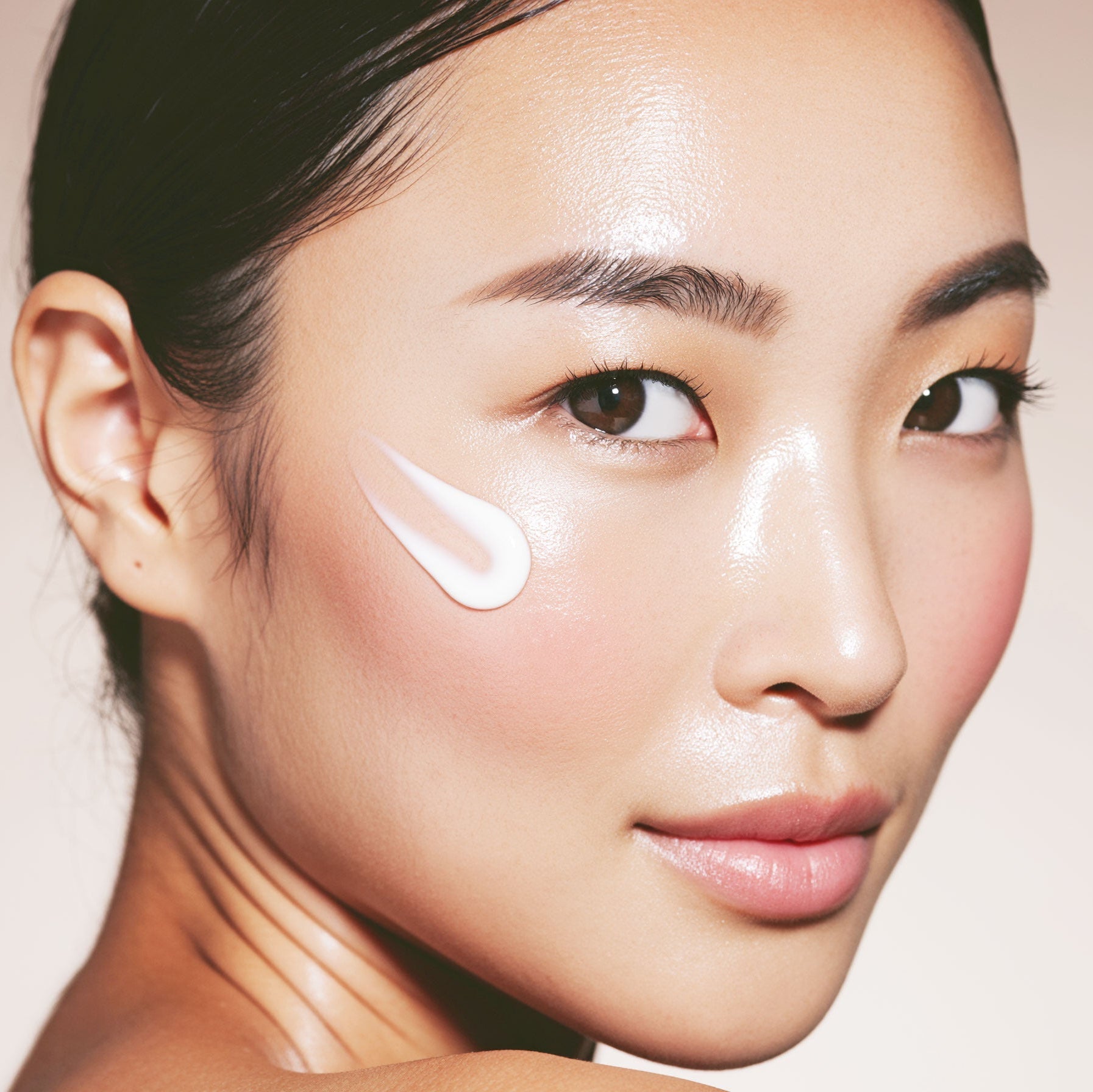 7 Journeys 7 Journeys Extra Soft Glow Renewal Moisturizer 50g - Hydrating & Firming 8809789634909